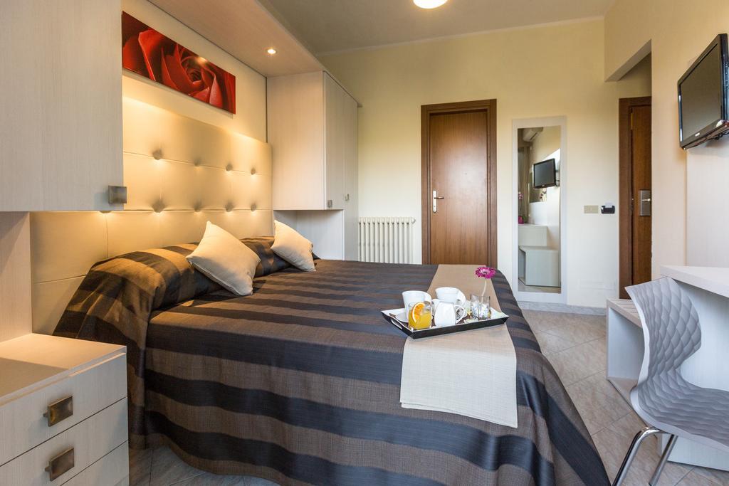 Hotel King Marina di Pietrasanta Quarto foto