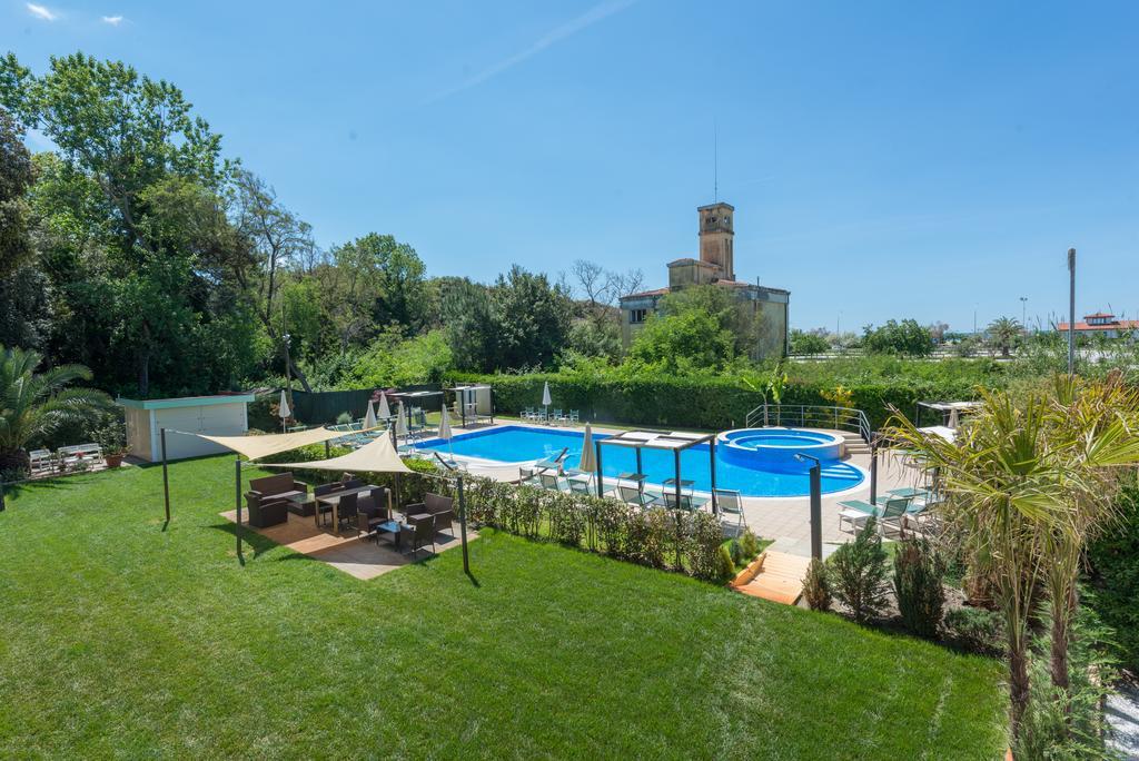 Hotel King Marina di Pietrasanta Exterior foto